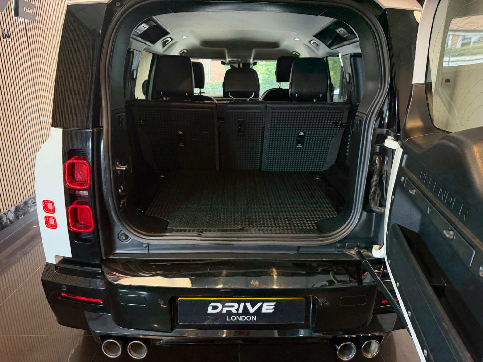Land Rover Defender 110